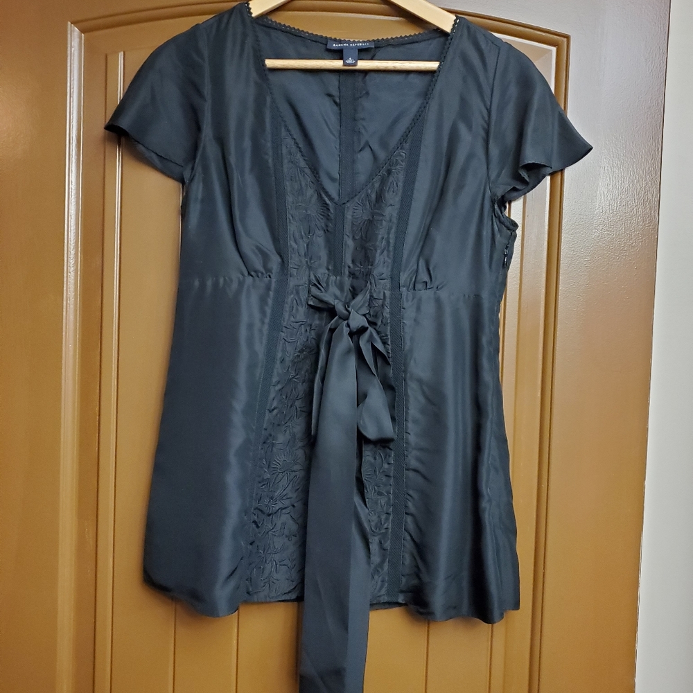 Banana Republic Black Women's Blouse Beautiful print details, front sash, size 6